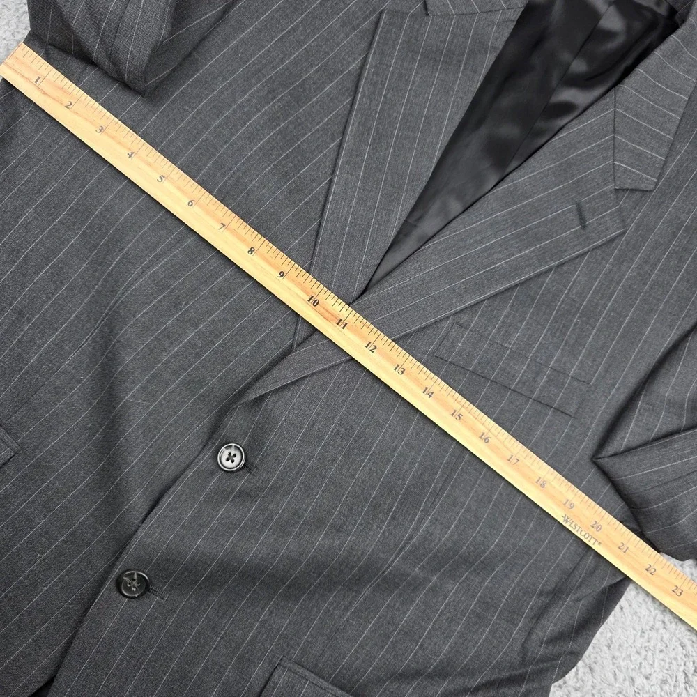 Chaps Mens 42S Suit Jacket Blazer Grey Pinstripe 100% Wool Two Button Sport Coat